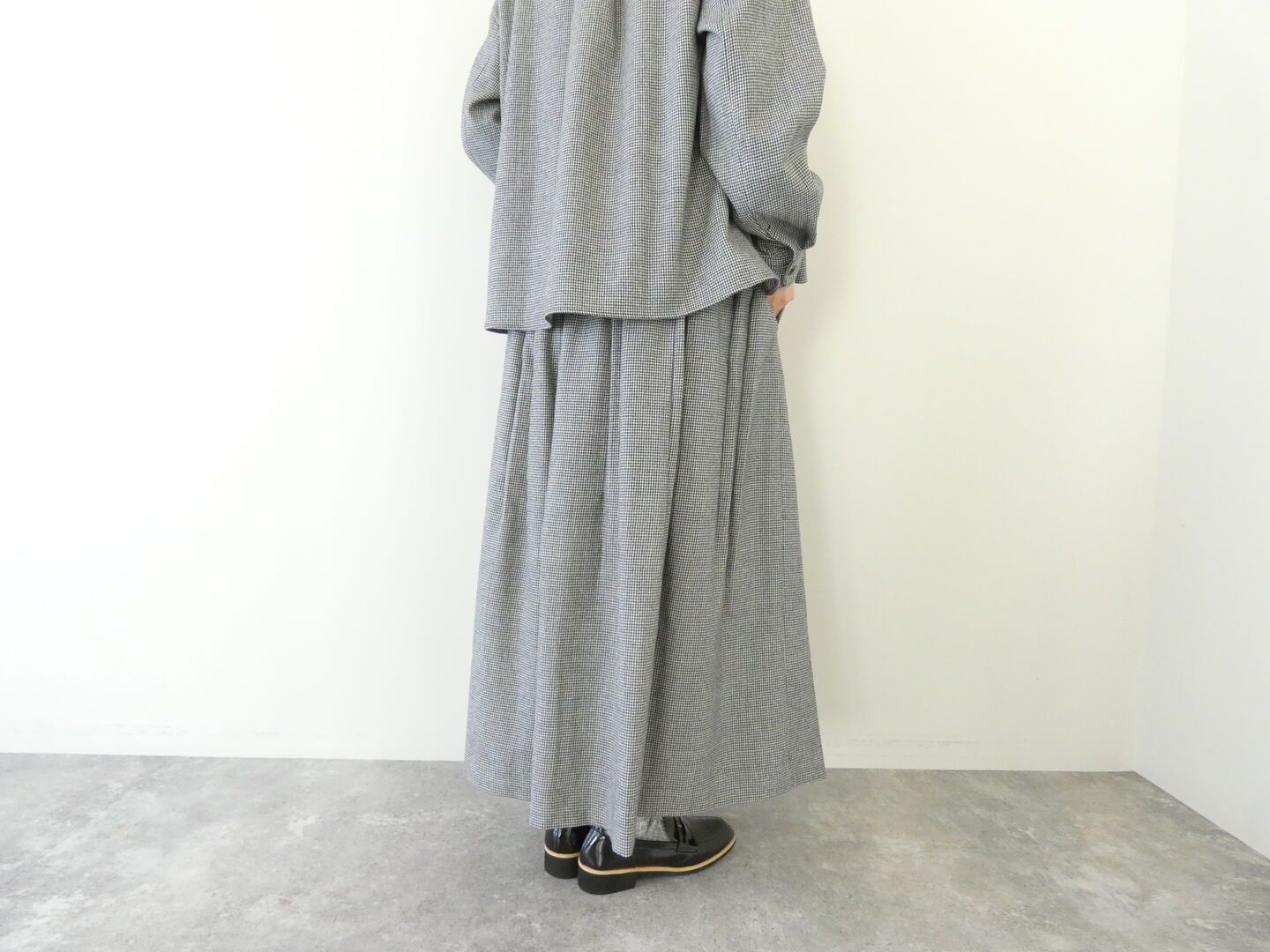 Hands of creation(ハンズオブクリエイション) classical wool strechイージーWタックスカートの商品画像7