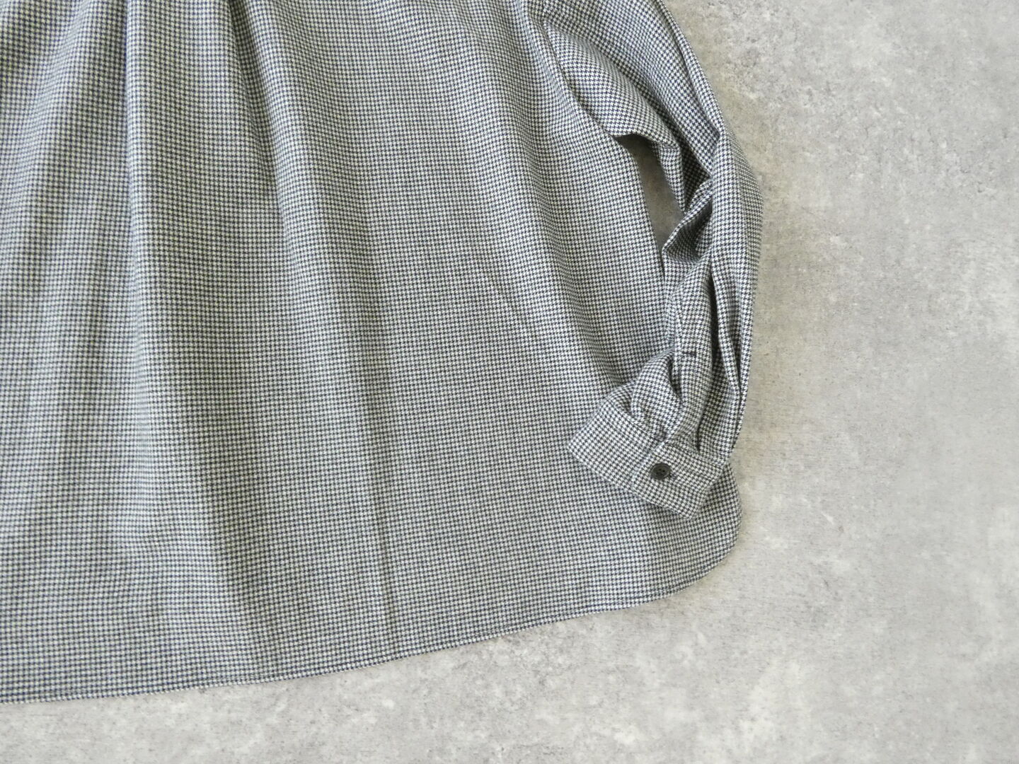 Hands of creation(ハンズオブクリエイション) classical wool strech　チビ衿オーバーブラウスの商品画像32