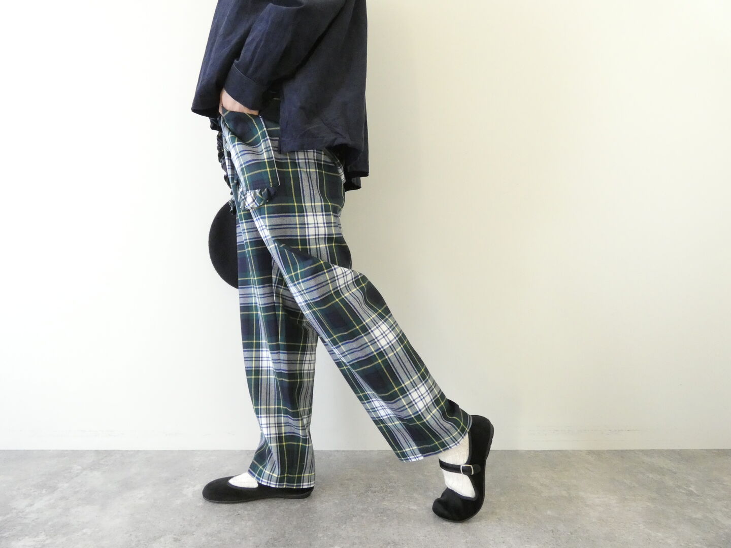 homspun(ホームスパン) ウールタータンフリルポケットパンツの商品画像5