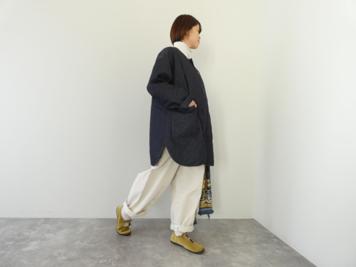 NATURAL LAUNDRY(ナチュラルランドリー) 先染めキルトミドルコート インディゴの商品画像1