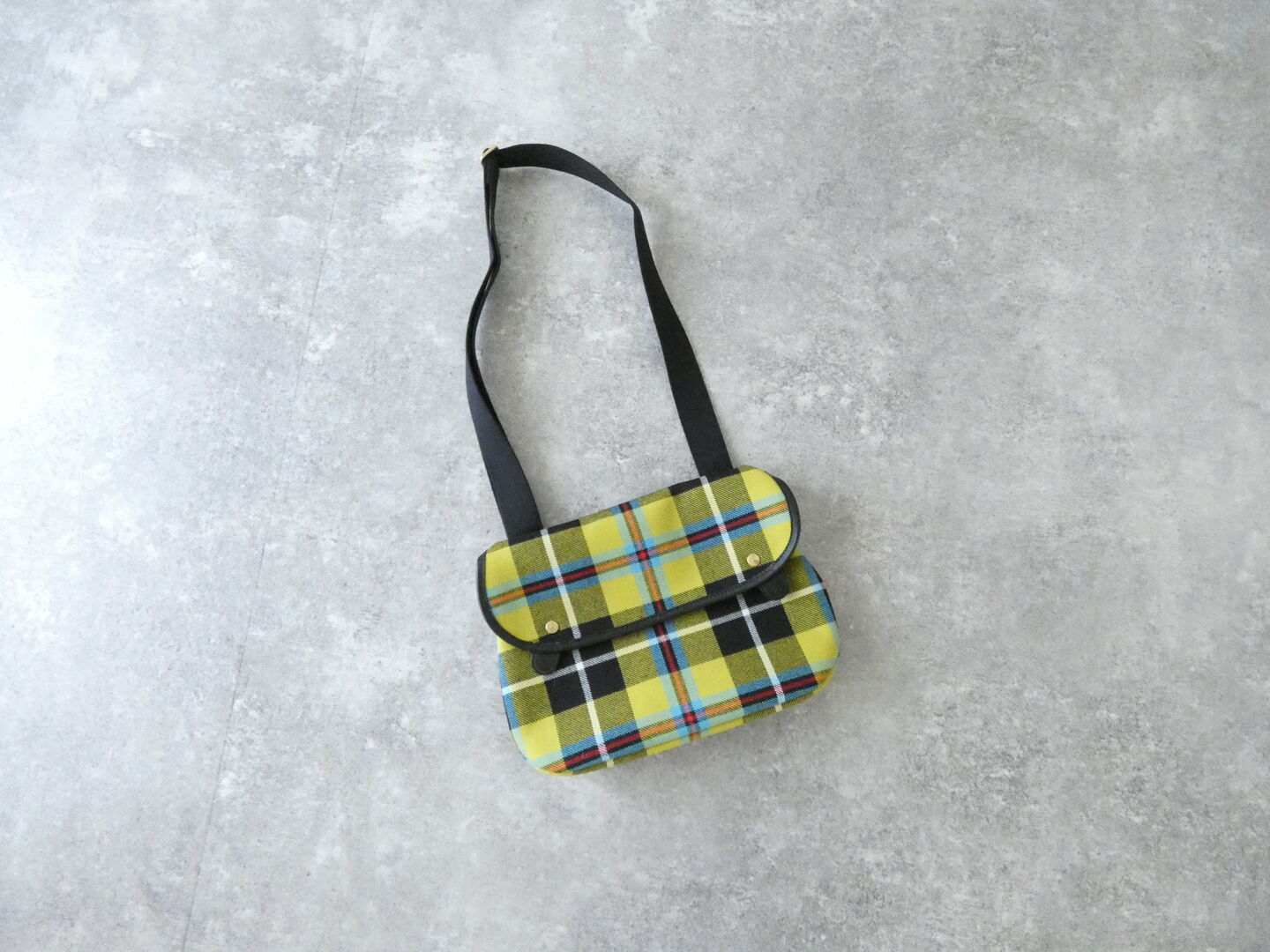 BRADY(ブレディ) AVON エイボン　LOCHCARRON WOOL CHECKのコロンとしたショルダーバッグの商品画像3