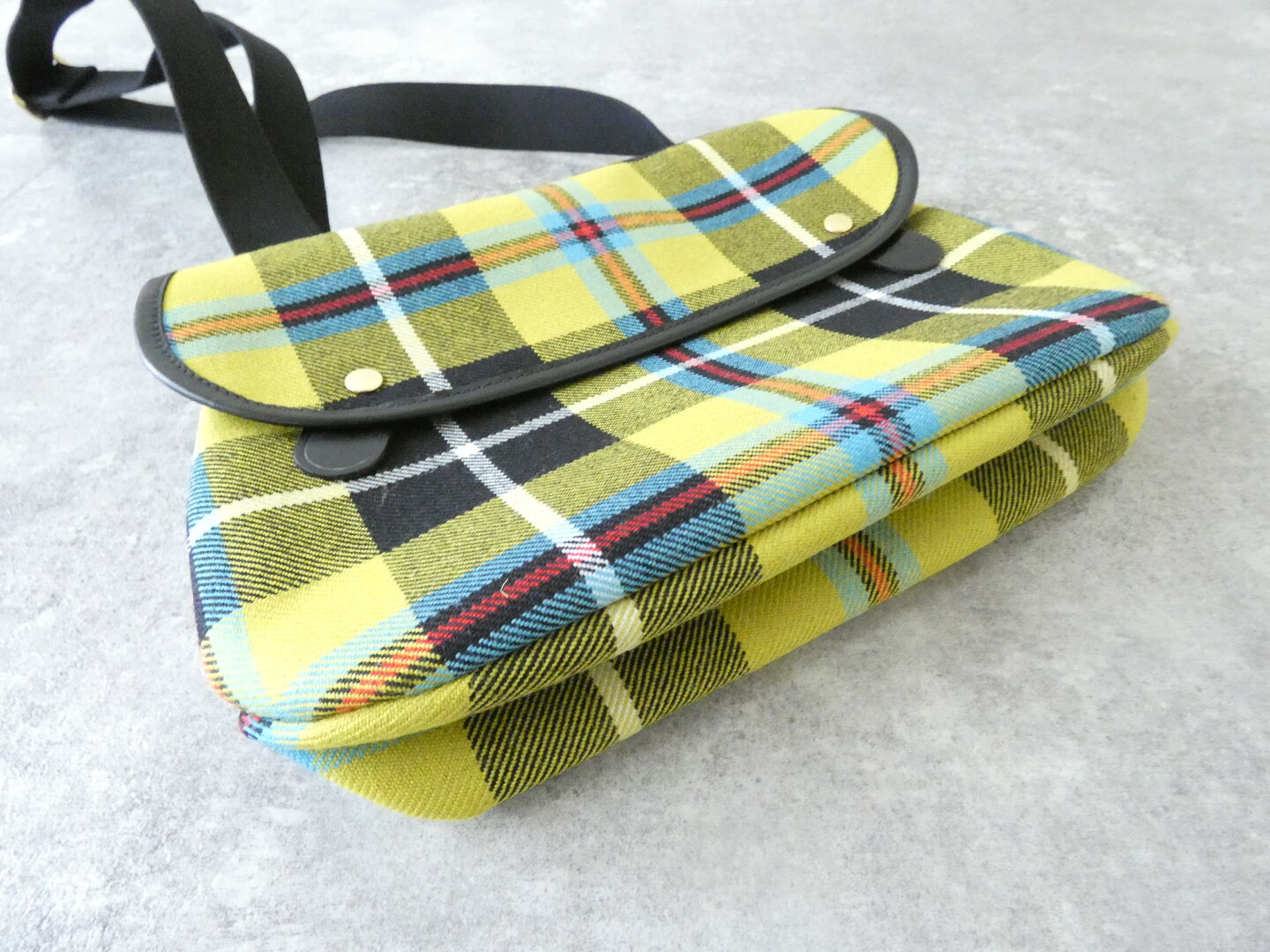 BRADY(ブレディ) AVON エイボン　LOCHCARRON WOOL CHECKのコロンとしたショルダーバッグの商品画像9