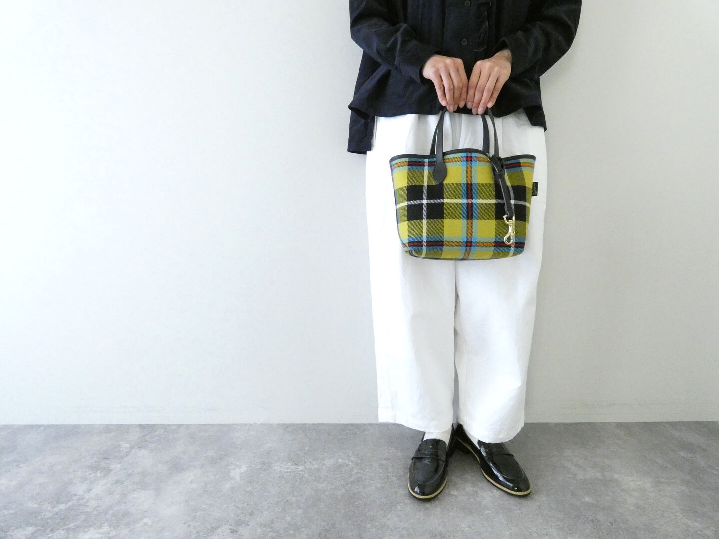 Brady(ブレディ) CONDER MINI コンダーミニ LOCHCARRON WOOL CHECKのミニトートバッグの商品画像1