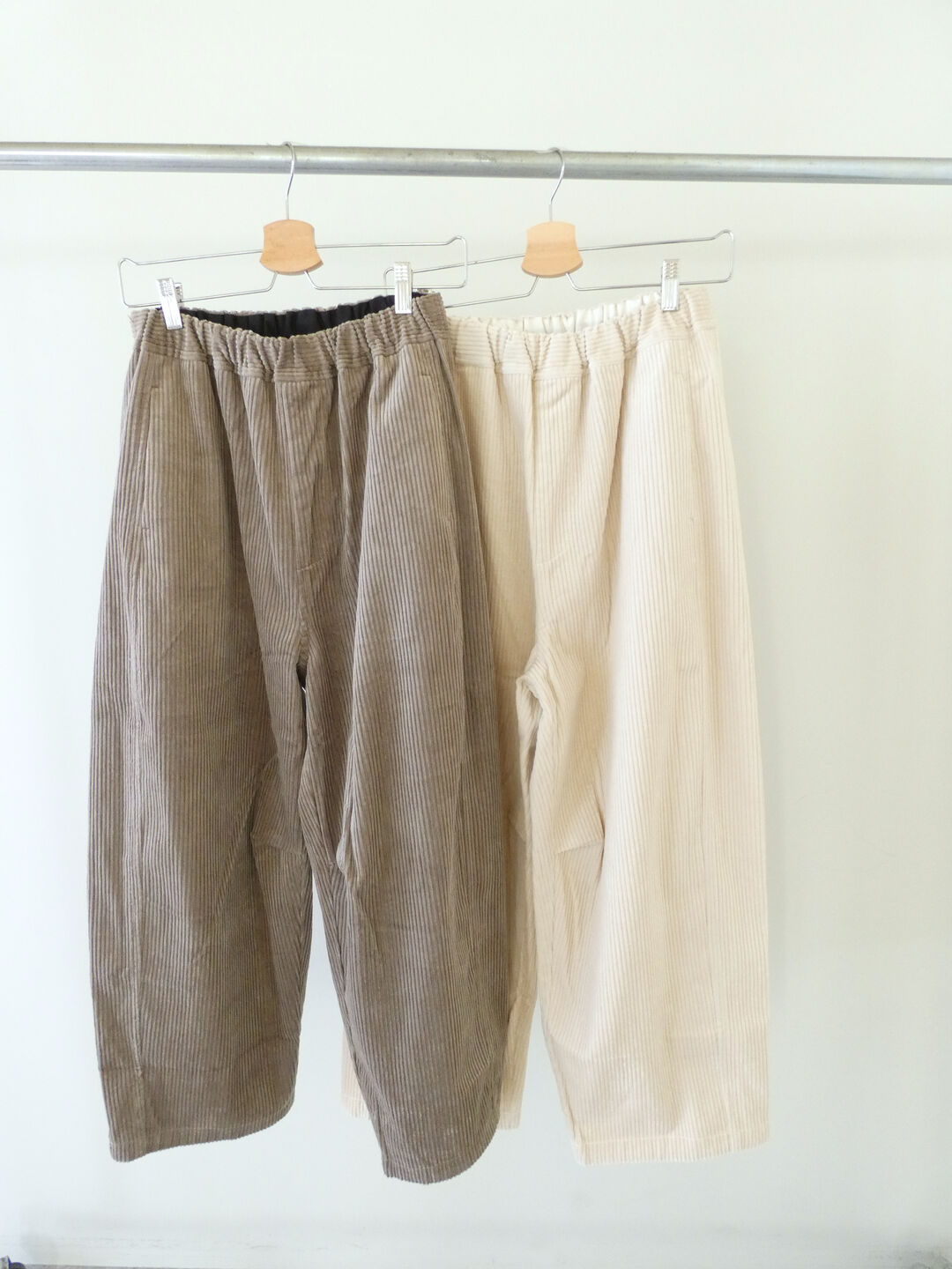 LAITERIE(レイトリー) コーデュロイトロアパンツの商品画像2