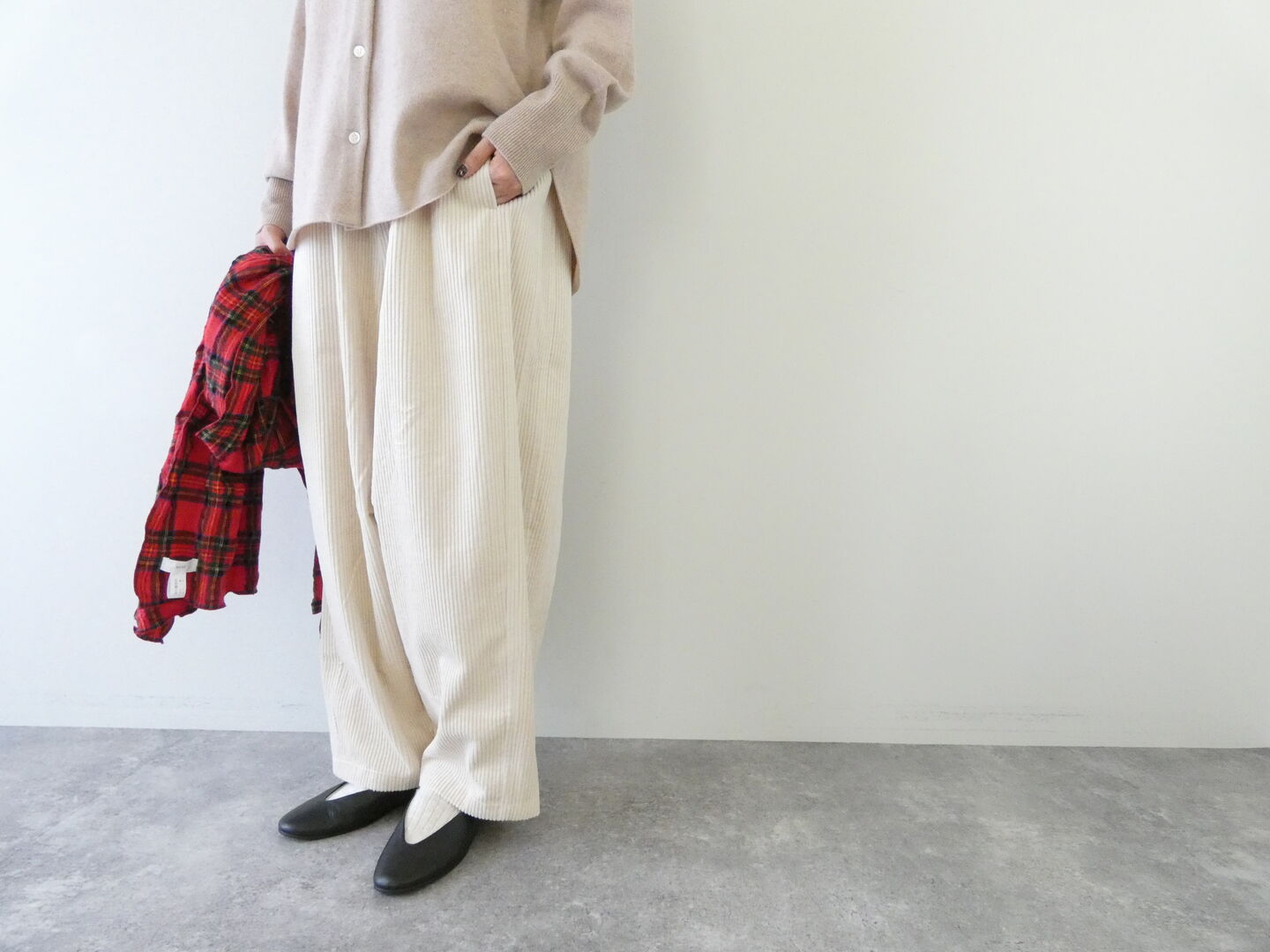 LAITERIE(レイトリー) コーデュロイトロアパンツの商品画像3
