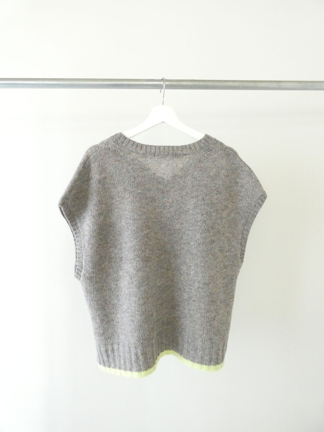 LAITERIE(レイトリー) ヘリテッジニットベストの商品画像10