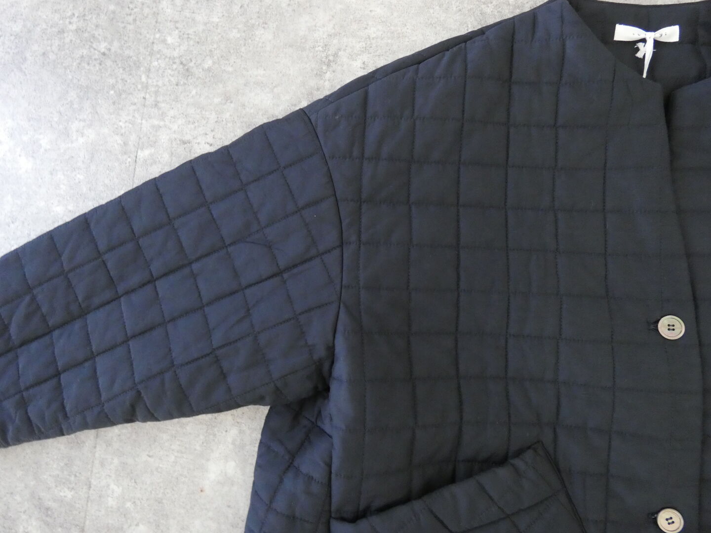 TANG(タング) 綿×シルクローン　キルティング加工ミドル丈ジャケットの商品画像19