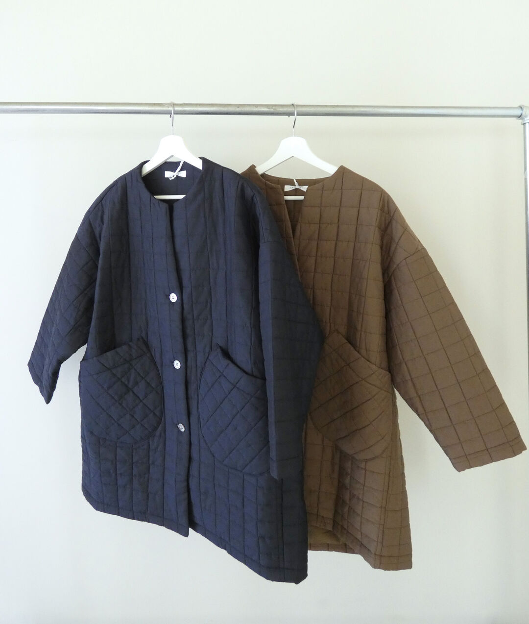 TANG(タング) 綿×シルクローン　キルティング加工ミドル丈ジャケットの商品画像3