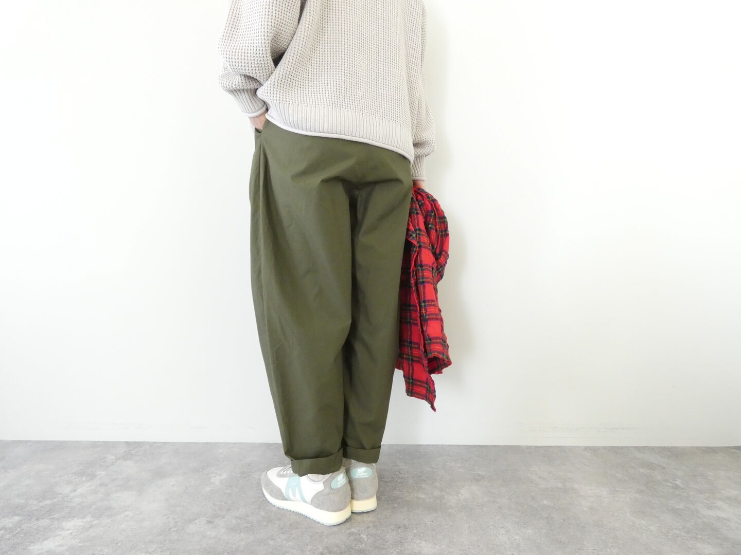 NATURAL LAUNDRY(ナチュラルランドリー) バックツイルテーパードパンツの商品画像4
