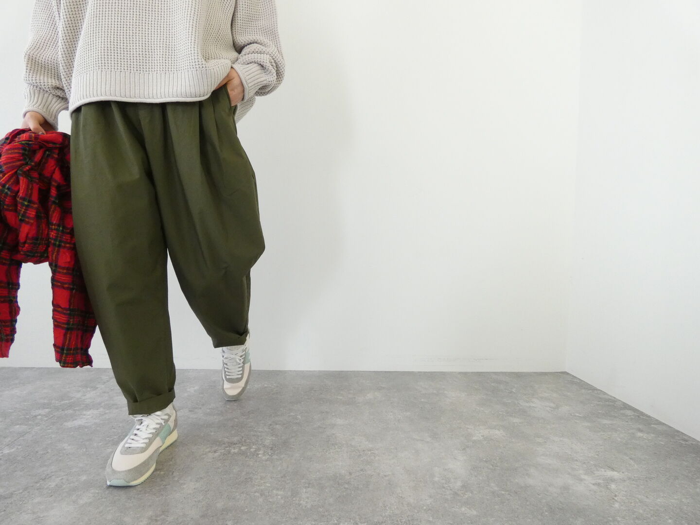NATURAL LAUNDRY(ナチュラルランドリー) バックツイルテーパードパンツの商品画像6