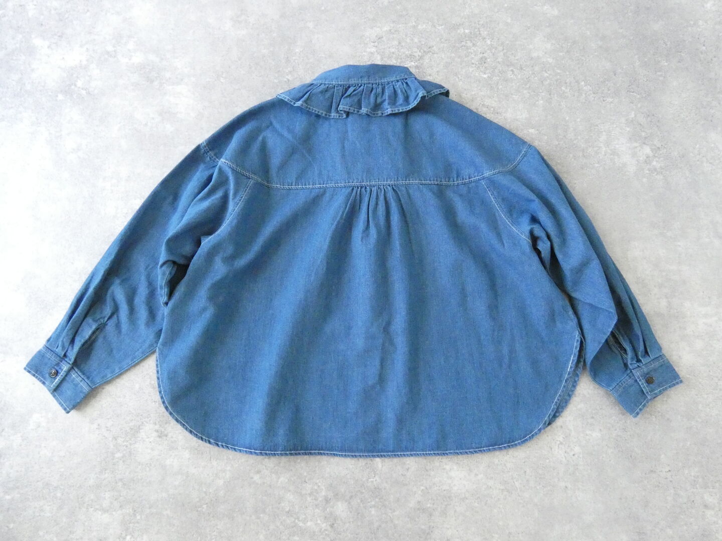 ESTROISLOSE(エストゥロワルーズ) 6oz綿麻デニム衿フリルブラウスの商品画像11