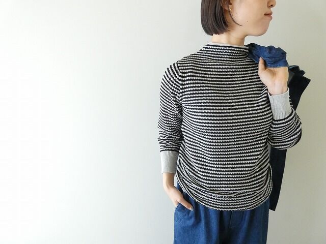 mao made(マオメイド) ゆるっふわっワッフル編みモックネックプルオーバーの商品画像1
