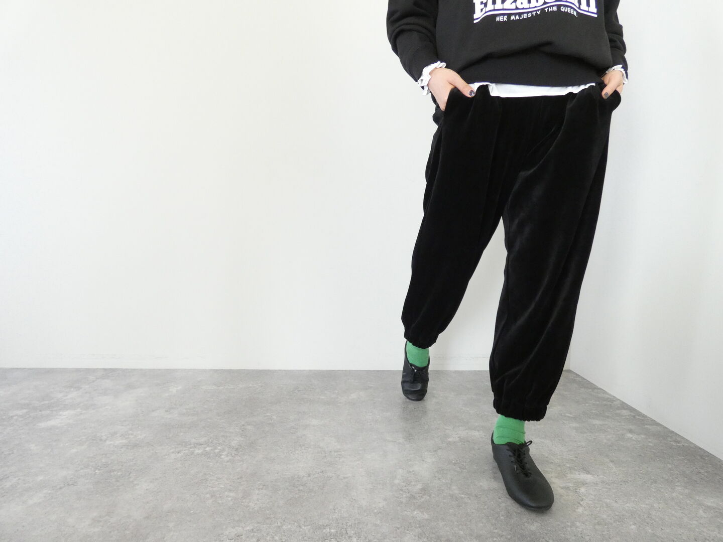 prit(プリット) ソフトベロア裾ゴムリラックスパンツの商品画像1