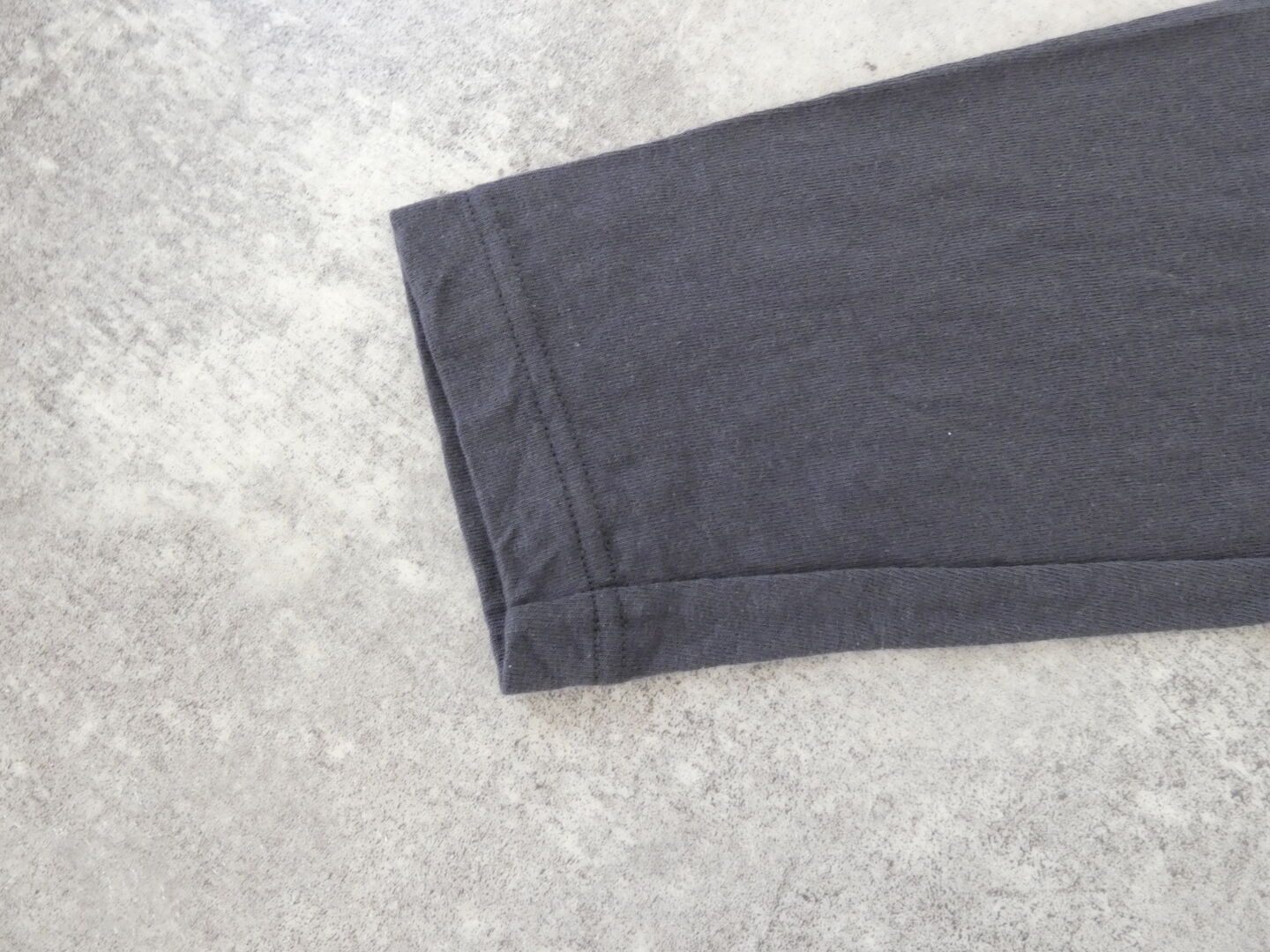 tumugu(ツムグ) グラフィ天竺長袖プリントTの商品画像18