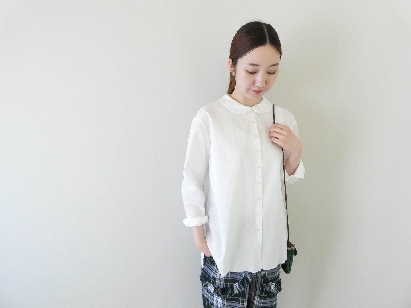 homspun(ホームスパン) パルキーシーチング薄手フラットカラーブラウスの商品画像1