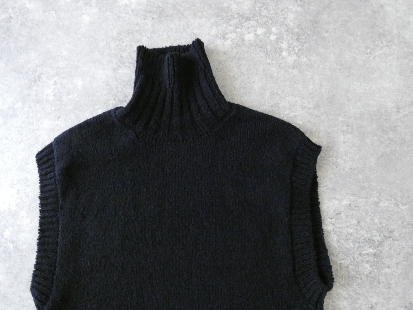 homspun(ホームスパン) ネップヤーンタートルベストの商品画像19