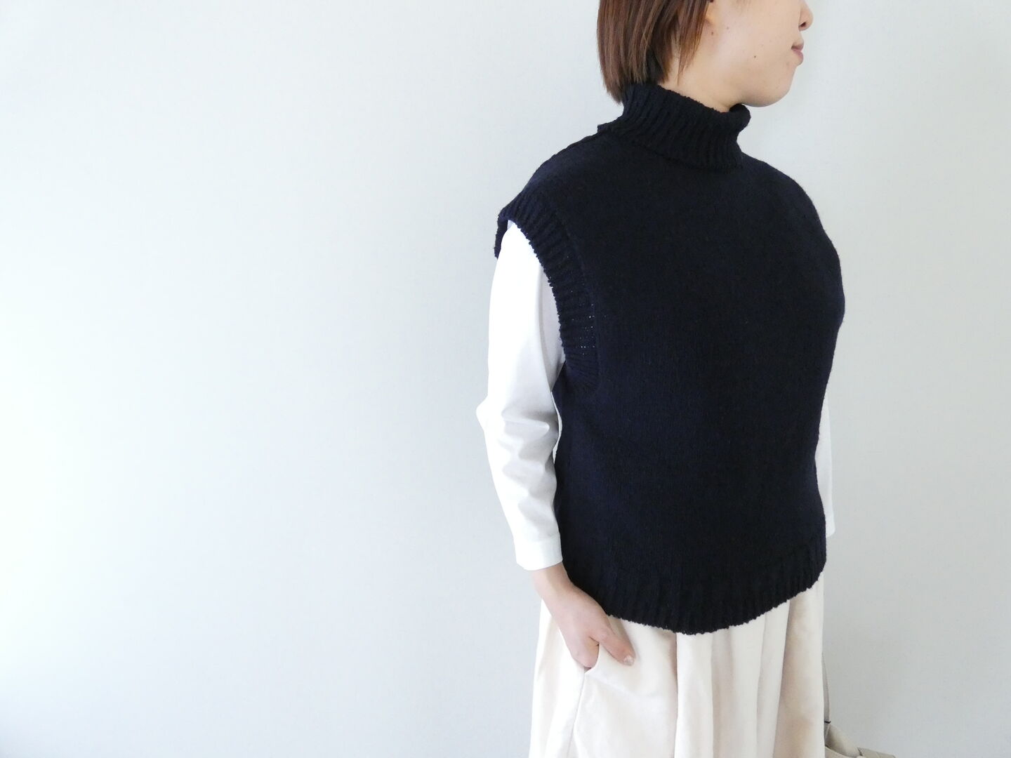 homspun(ホームスパン) ネップヤーンタートルベストの商品画像2