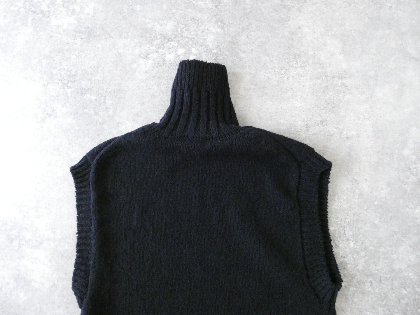 homspun(ホームスパン) ネップヤーンタートルベストの商品画像23