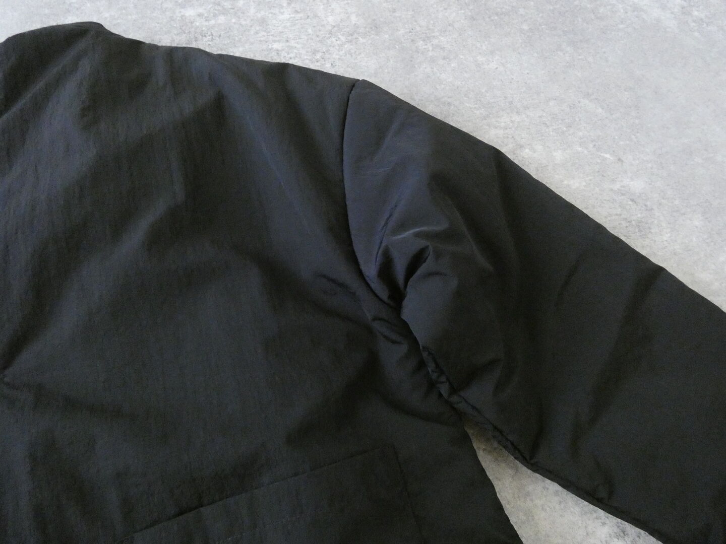 NARU リコンフィータフタキーネックパデットジャケットの商品画像24