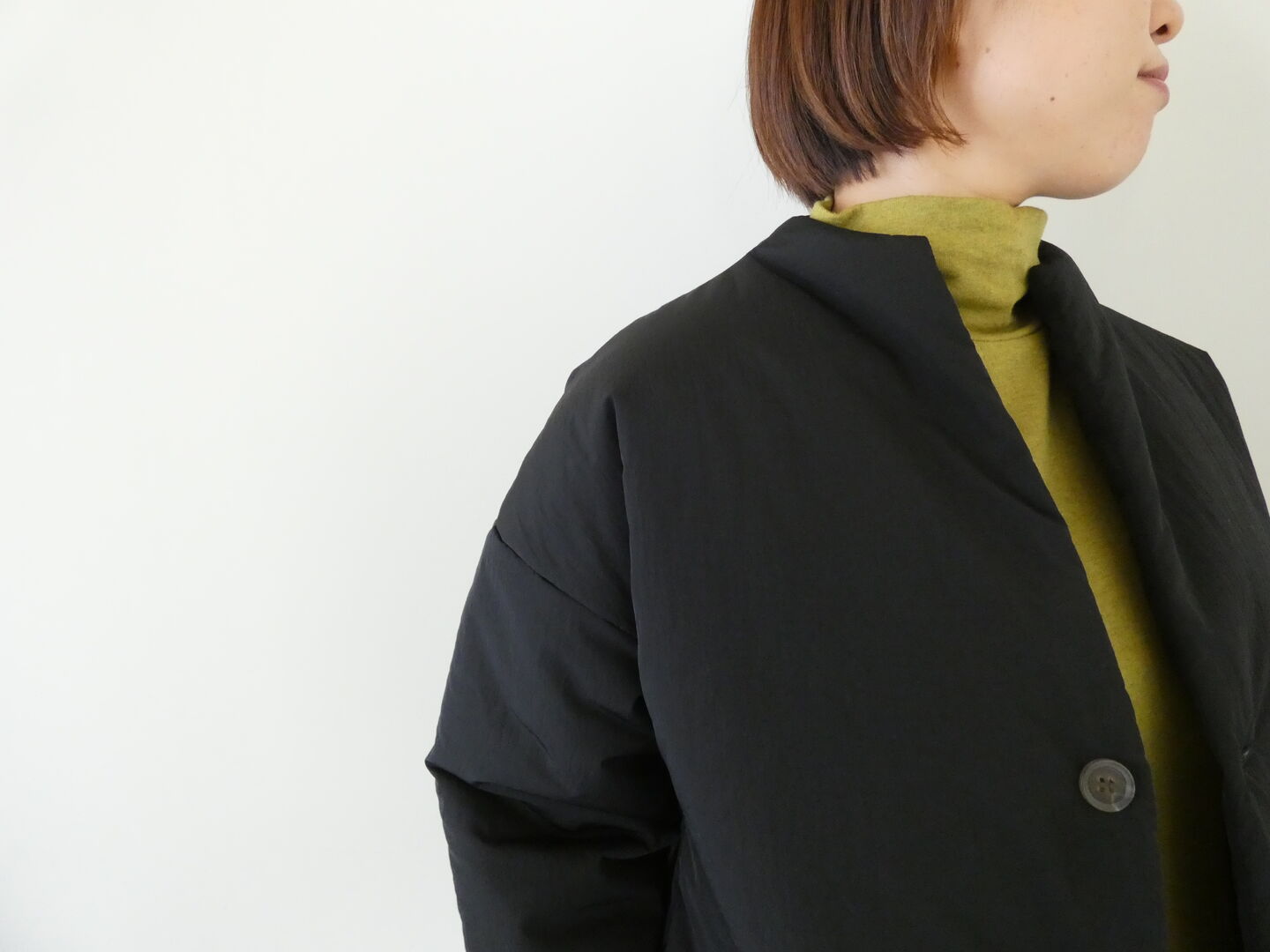 NARU リコンフィータフタキーネックパデットジャケットの商品画像4