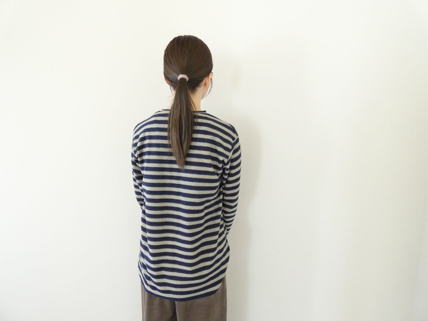 mao made(マオメイド) ニットのともだち　いつもの裾ラウンドヘムTEEの商品画像5