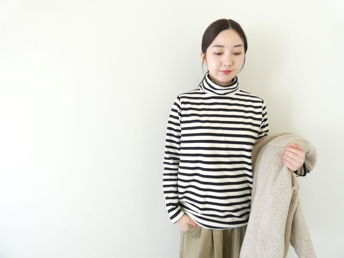mao made(マオメイド) ニットの新しいともだちタートルネックTEEの商品画像1