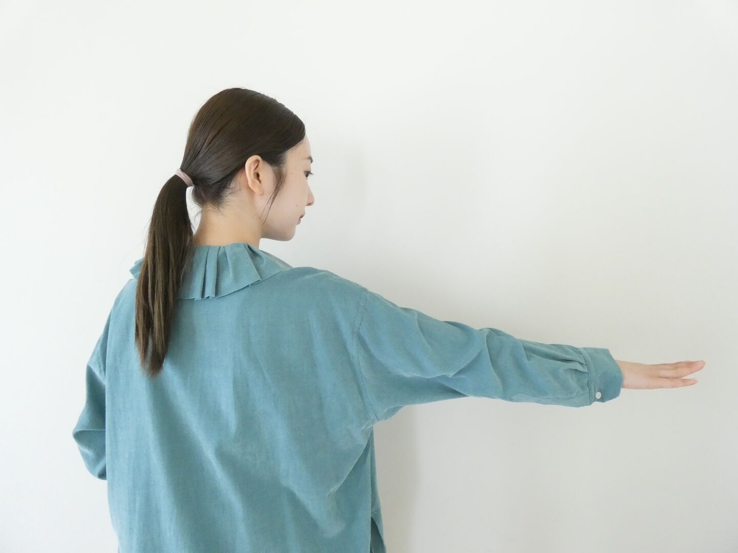 R&D.M.Co-(オールドマンズテーラー) COTTON RAYON シャツコール RUFFLE COLLAR BLOUSEの商品画像5