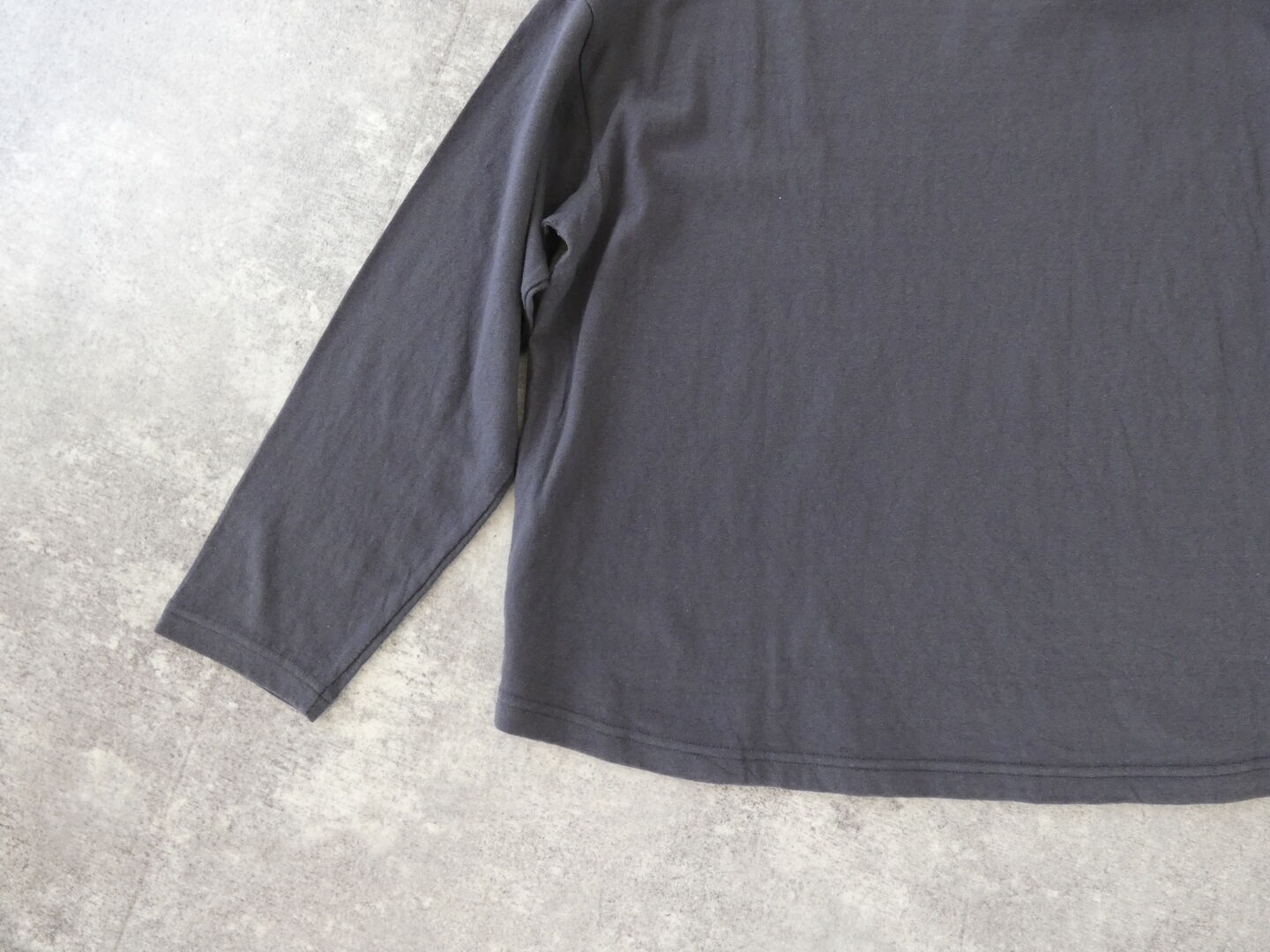 tumugu(ツムグ) グラフィ天竺長袖プリントTの商品画像35