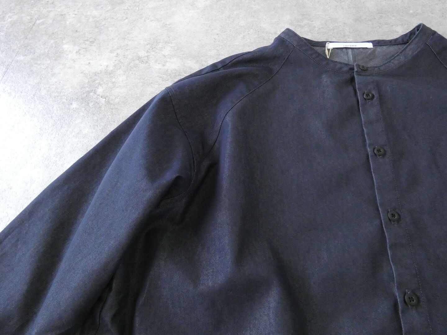 LAITERIE(レイトリー) シャンブレープリーツシャツの商品画像22