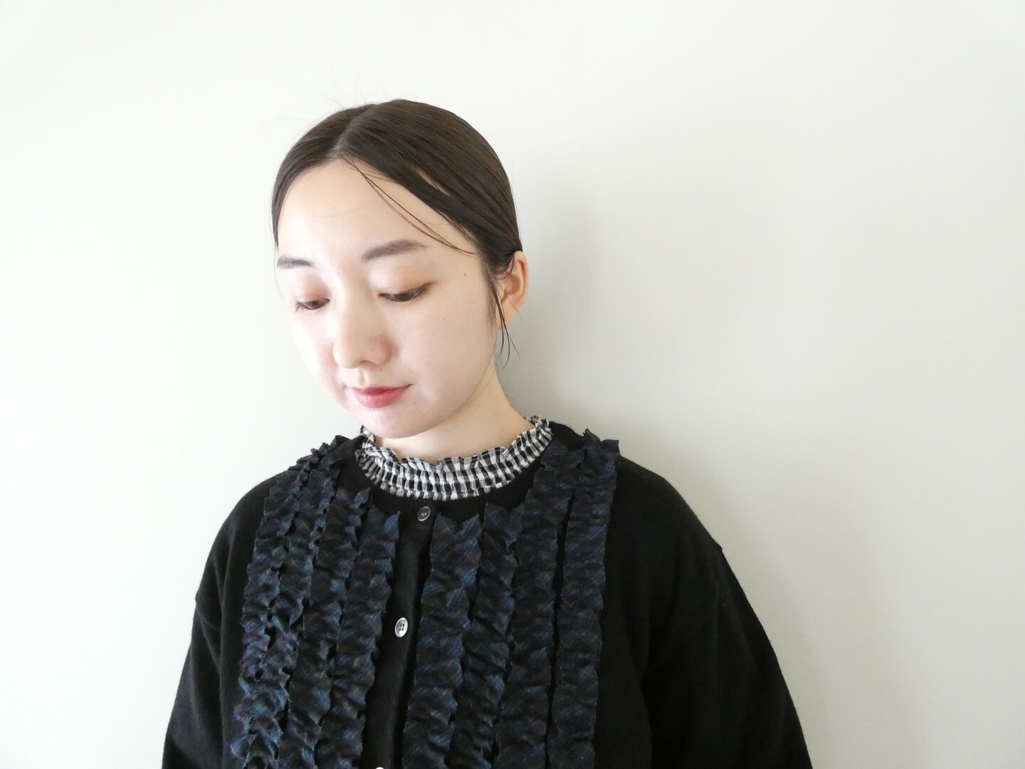 mao made(マオメイド) ふりふりフリルクルーネックカーディガンの商品画像3