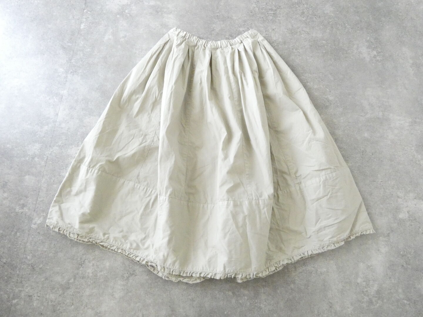 ROBE de PEAU(ローブ デ ポー) コクーンヘムフリルスカートの商品画像2