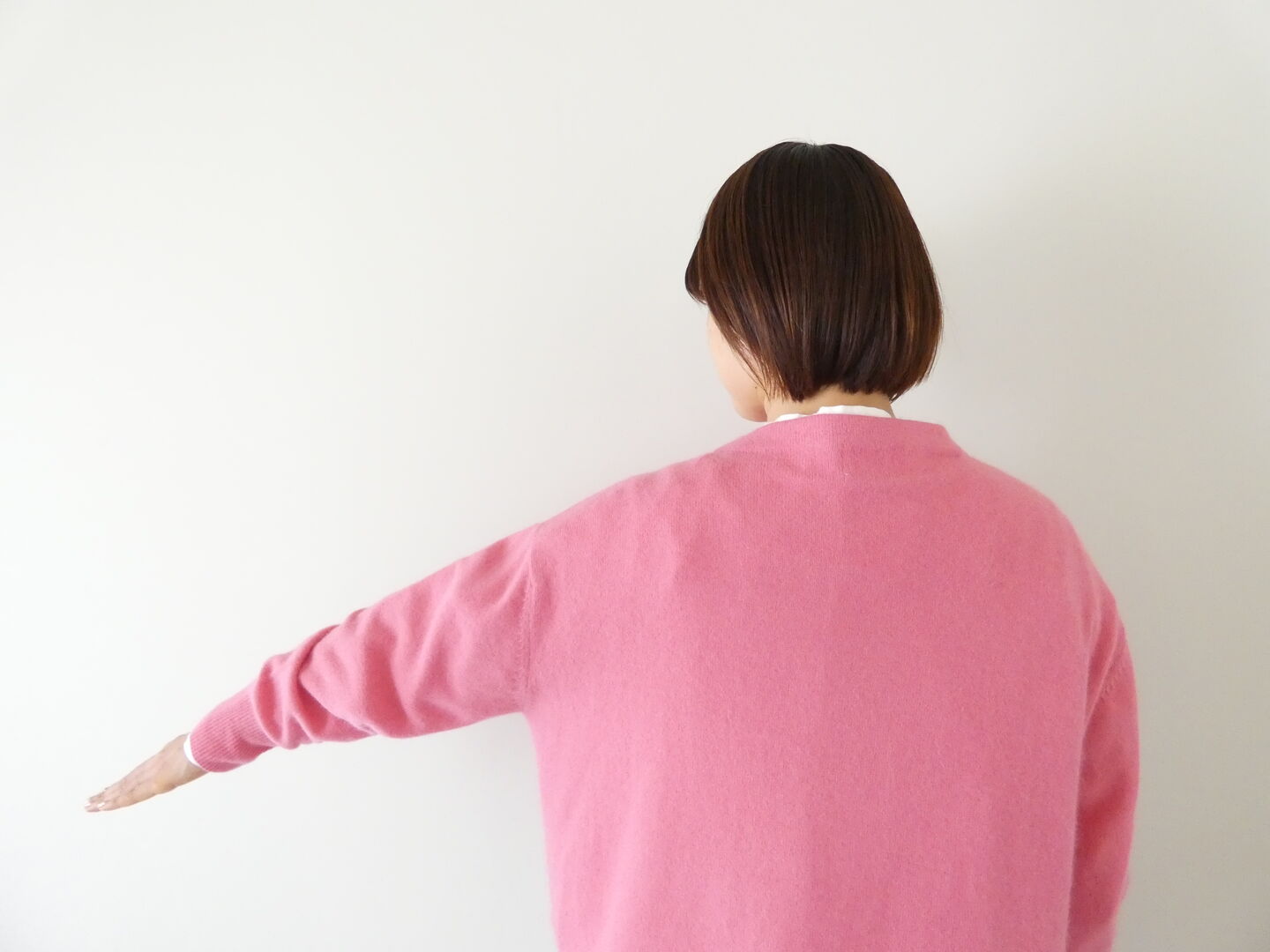 mao made(マオメイド) モックネック裾ドロストプルオーバーの商品画像6
