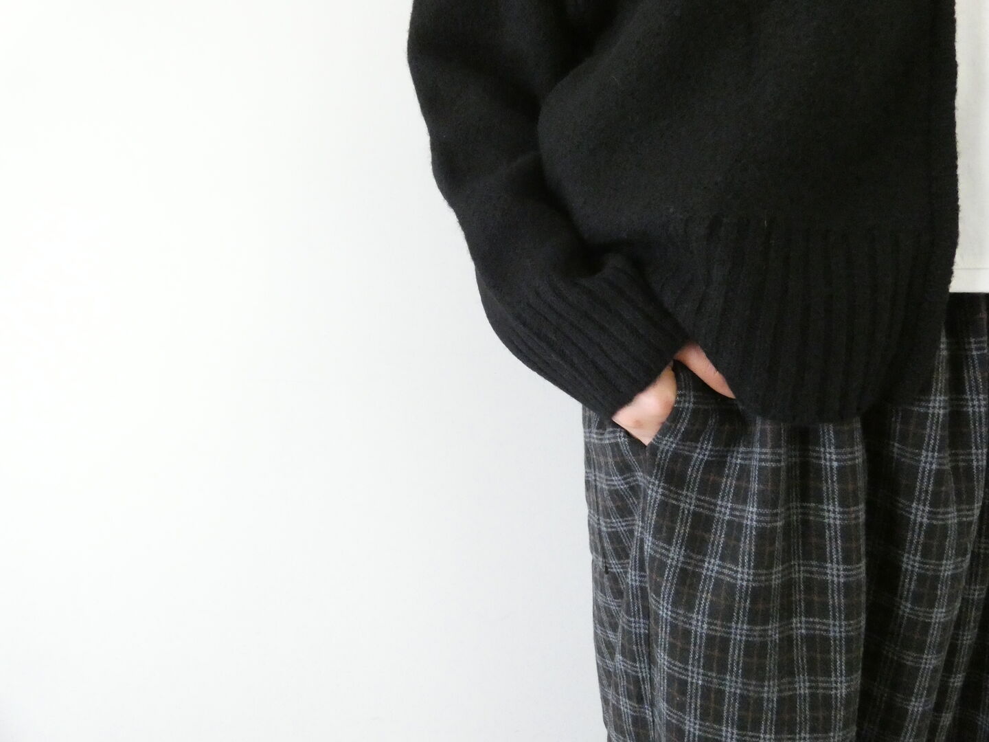 mao made(マオメイド) ゆったりサイズのチェックテーパードパンツの商品画像3