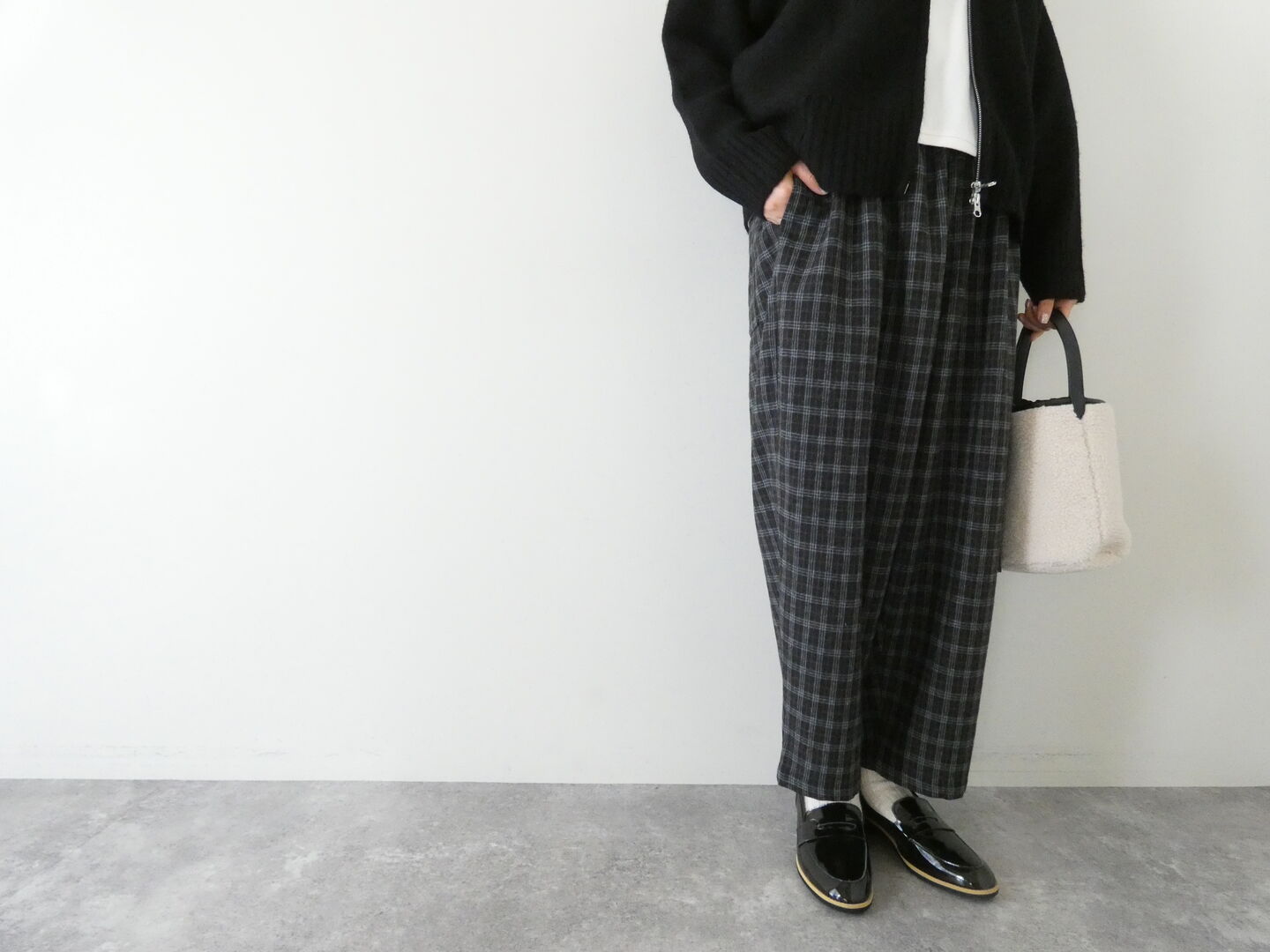 mao made(マオメイド) ゆったりサイズのチェックテーパードパンツの商品画像6