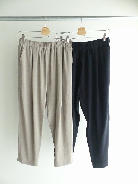 evam eva(エヴァムエヴァ) cotton tuck pants(E231T160) | SPACE MOO